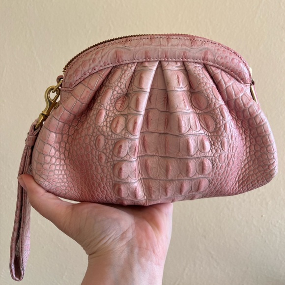 Elegant Pink-Embossed Clutch - Picture 2 of 9